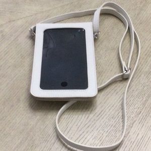 Crossbody phone bag